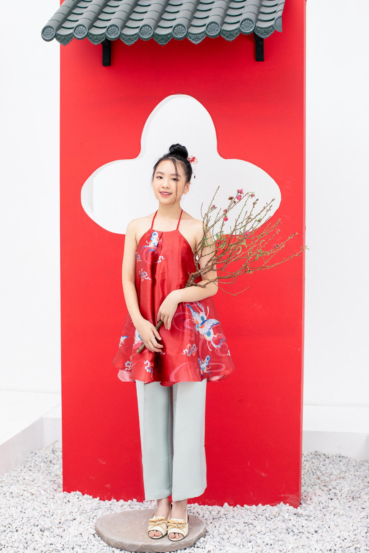 Talent nhí Souchi với khúc nhạc xuân đầy màu sắc