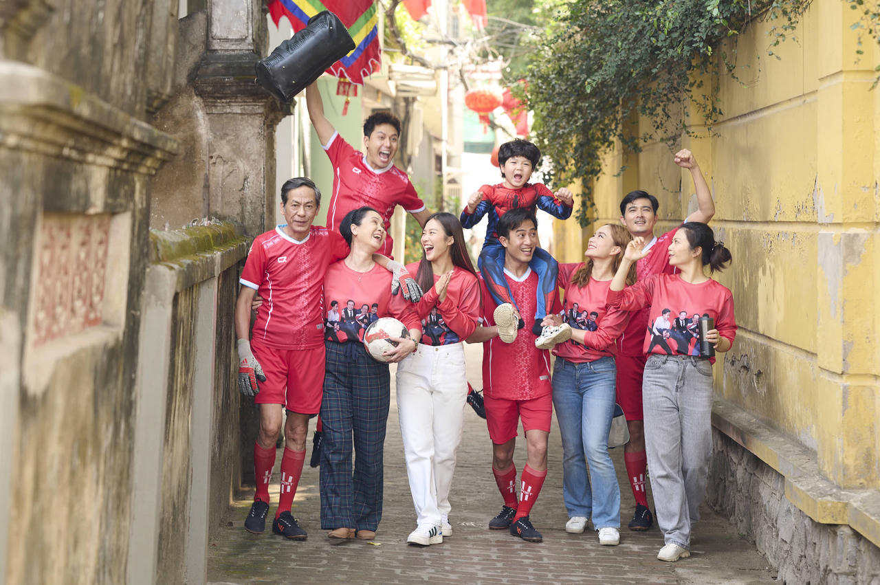 NSND Lan Hương vào vai mẹ chồng sống chan hòa với 3 con dâu