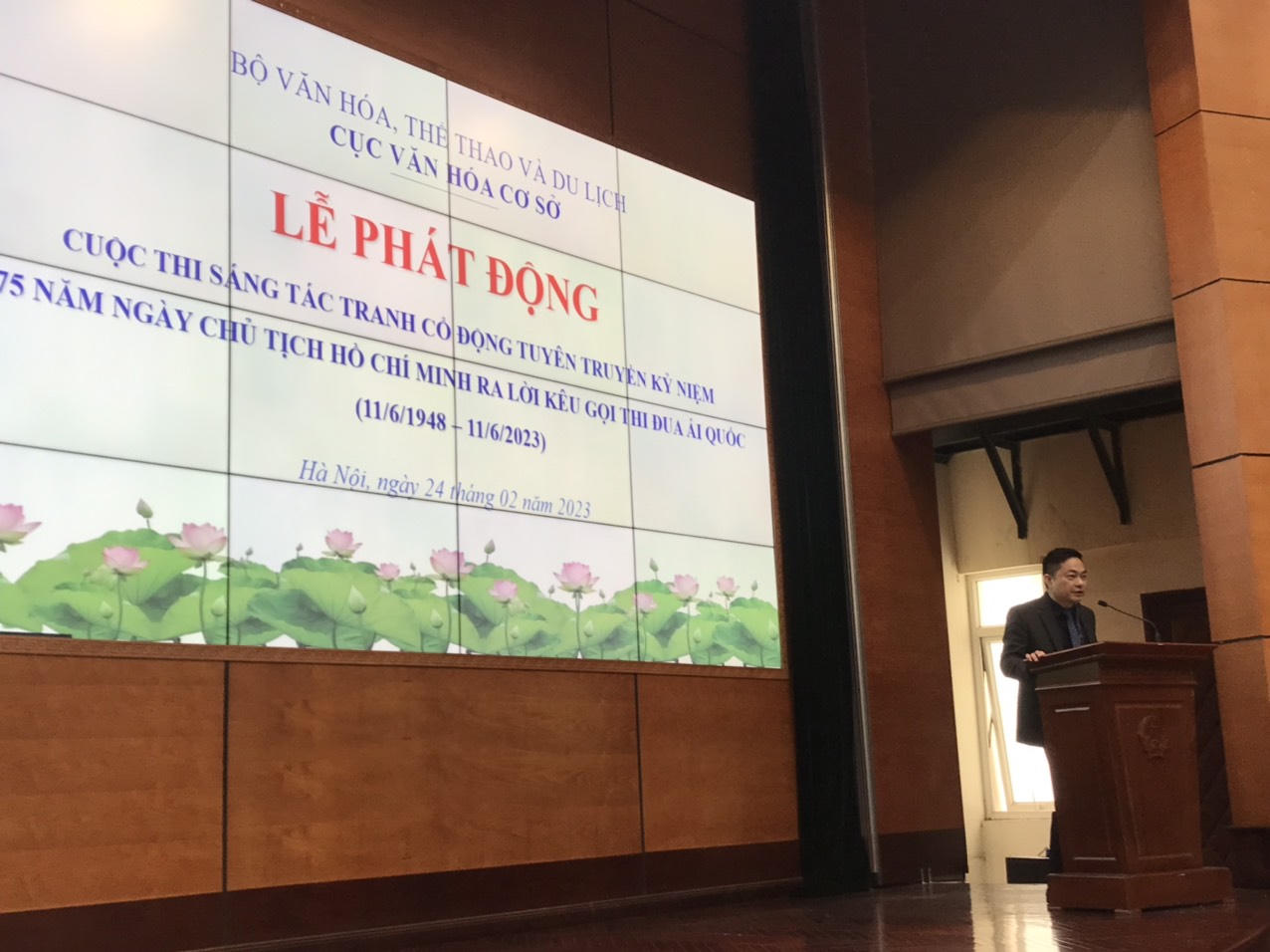 Thi sáng tác tranh cổ động kỷ niệm 75 năm Ngày Chủ tịch Hồ Chí Minh ra Lời kêu gọi Thi đua ái quốc