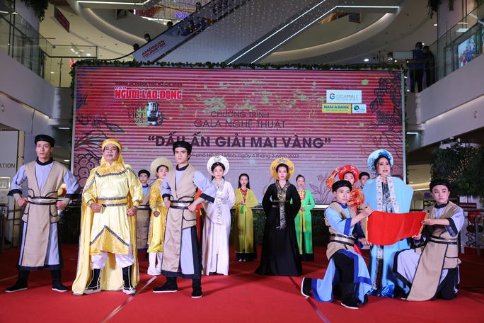 NSND Lệ Thủy ủng hộ 100 triệu đồng xây nhà cho người nghèo