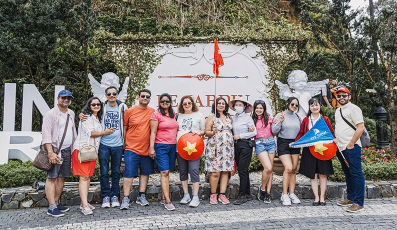 Du khách Ấn Độ khám phá du lịch Huế, Đà Nẵng, Hội An