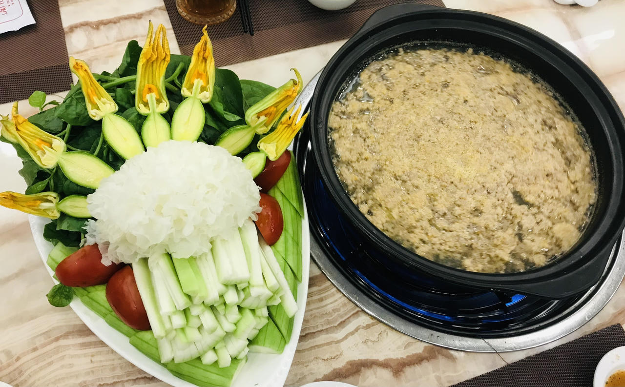 Lẩu tôm bầu thanh mát ngày hè