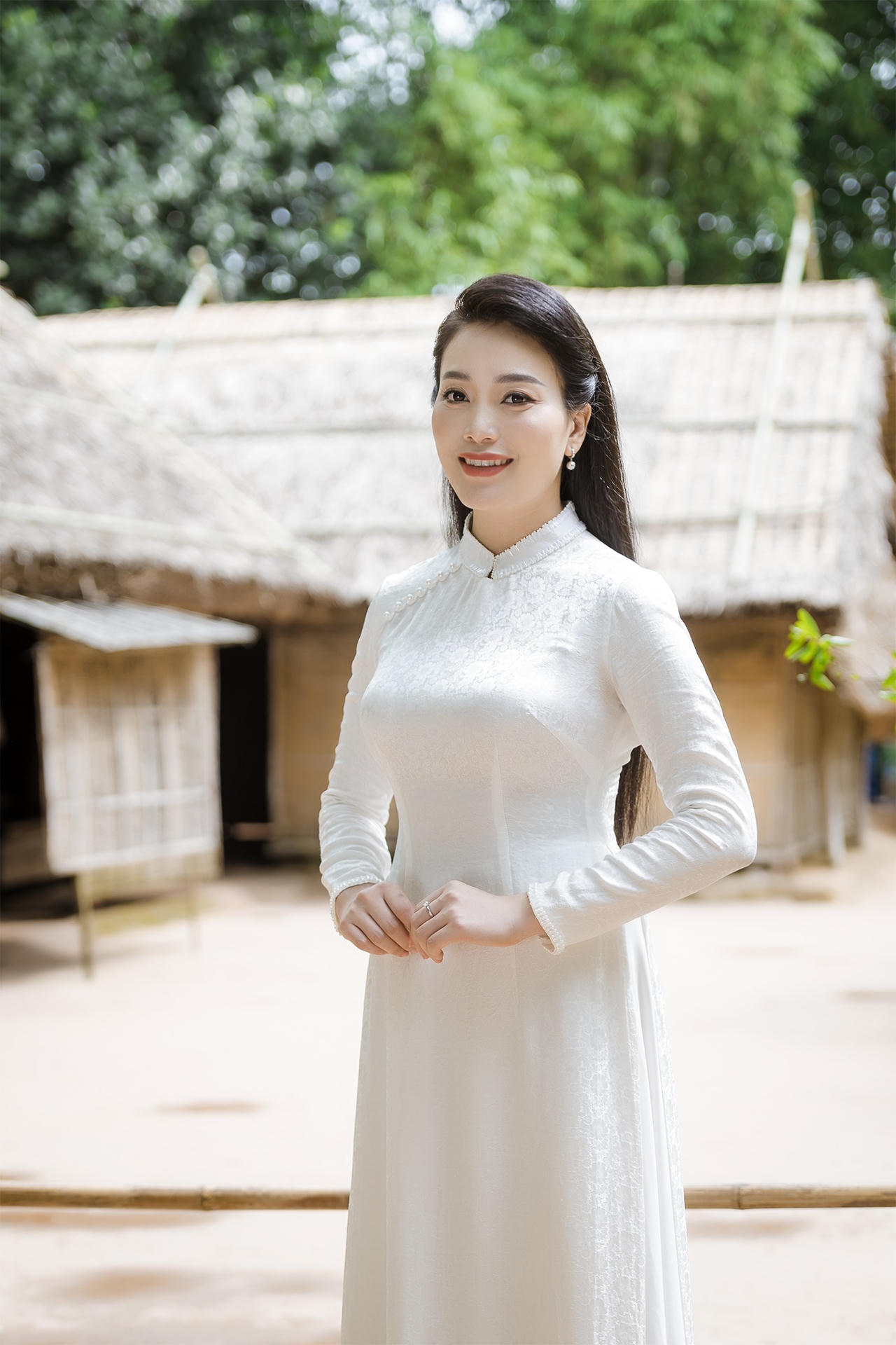 Sao Mai Huyền Trang ra mắt MV “Nghĩ về Bác”