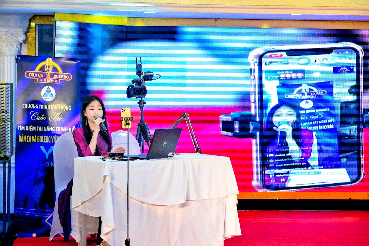 "Tìm kiếm tài năng trình diễn dân ca và bolero Việt Nam 2023" ứng dụng nền tảng số