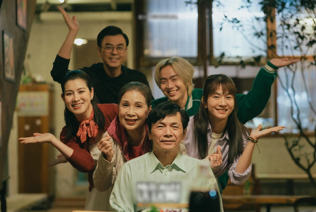 NSND Kim Xuân như trở lại thanh xuân với “Nhà mình lạ lắm”!