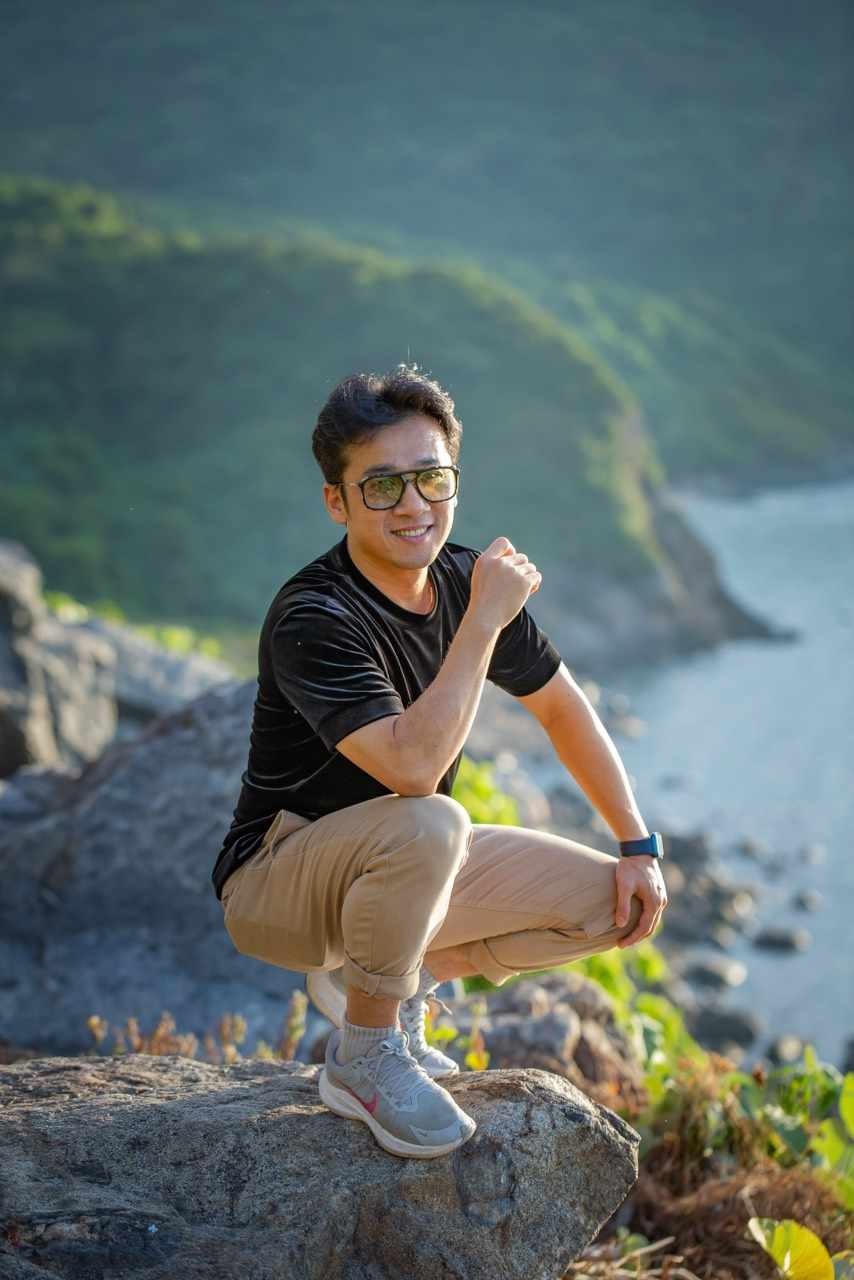 “Sóng vẫn hát” kể con đường âm nhạc của ca sĩ Quang Hào