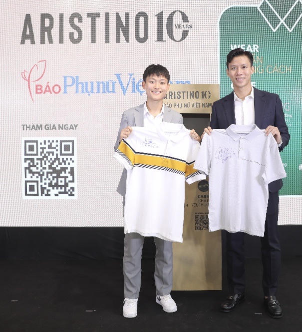 Thanh Hương, Quế Ngọc Hải, Hải Linh tặng áo gây quỹ Mottainai