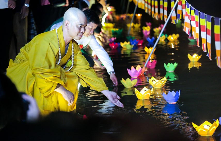 Hàng nghìn tăng ni sinh, Phật tử tham gia đại lễ Vu lan báo hiếu