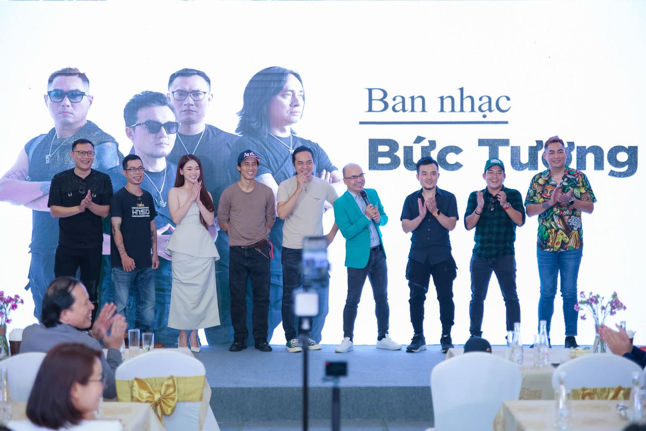 MV “Nơi đó có chúng ta thuộc về nhau” - dấn thân trên nẻo đường xa