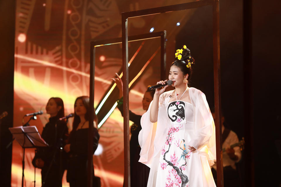 Trần Thị Vân Anh trở thành Quán quân cuộc thi Tiếng hát Hà Nội