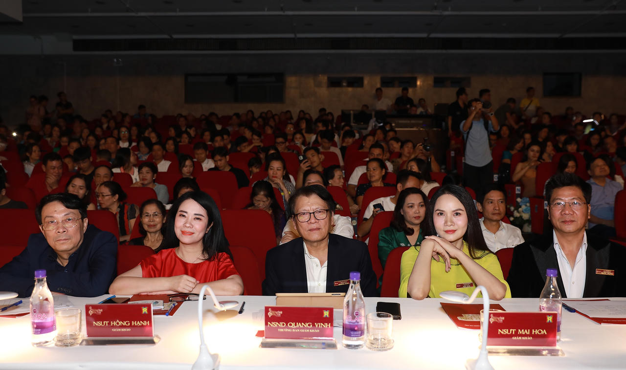 Trần Thị Vân Anh trở thành Quán quân cuộc thi Tiếng hát Hà Nội