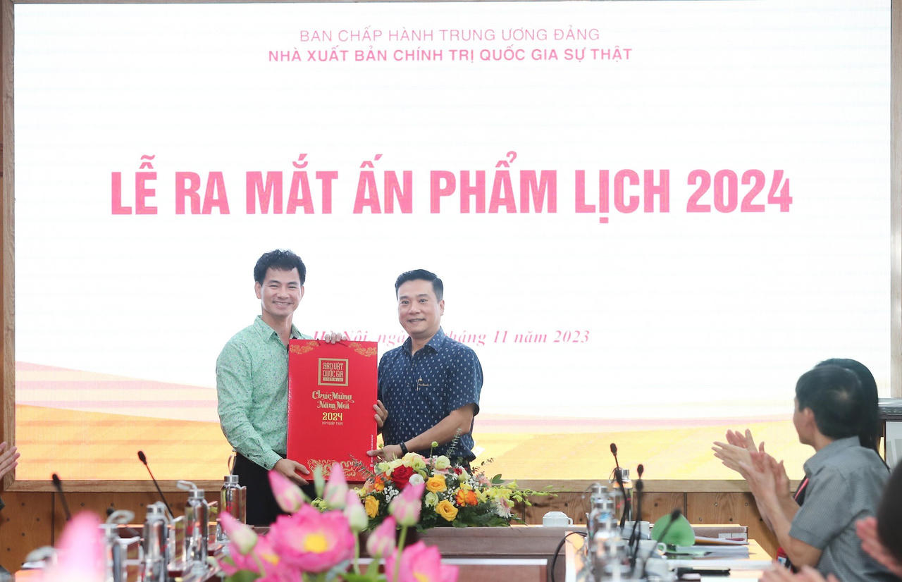 Vừa xem lịch, vừa thưởng thức truyện Kiều