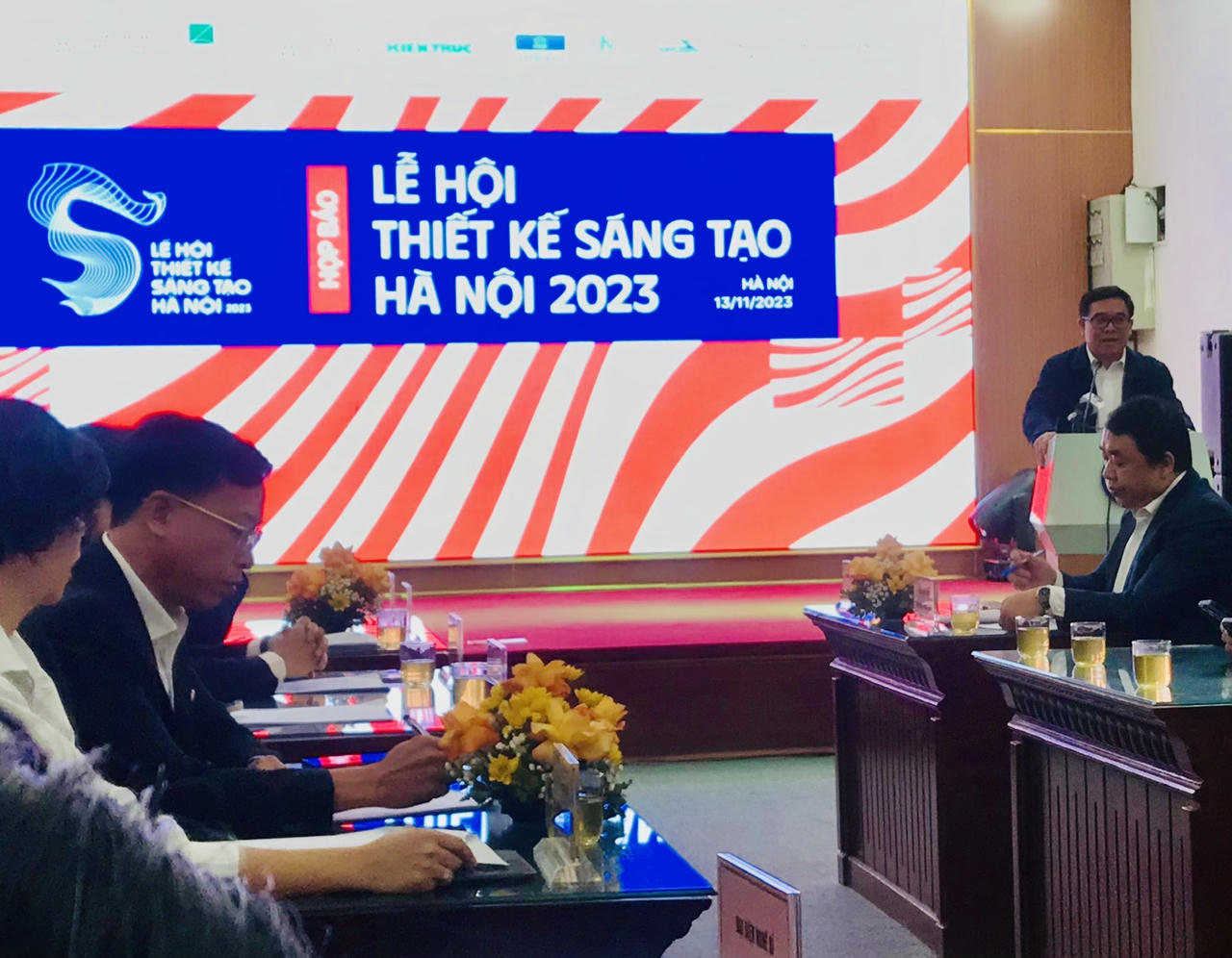 Khám phá nhà máy xe lửa, toa tàu, tháp nước Hàng Đậu với sự sáng tạo độc đáo