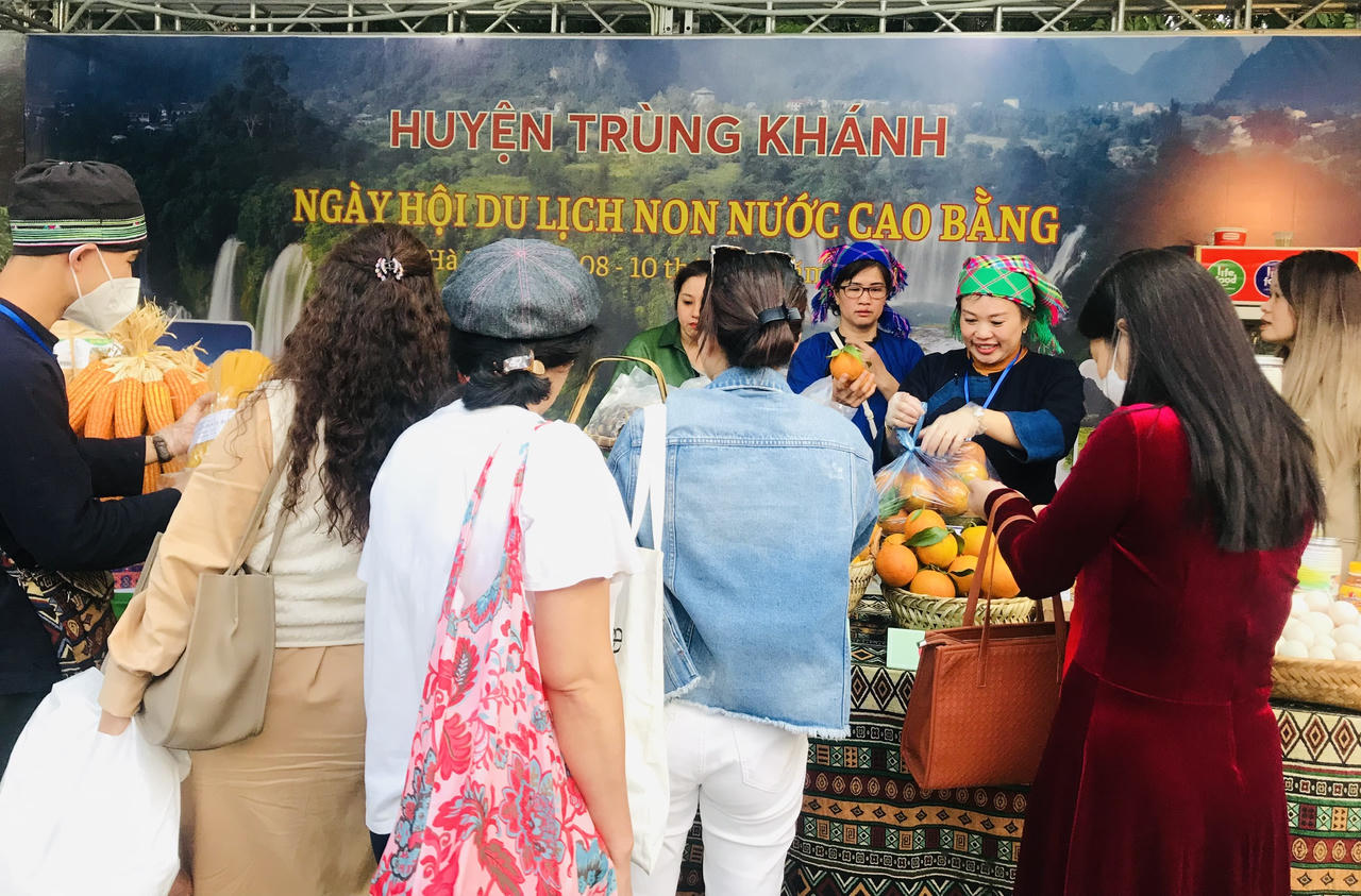 'Non nước Cao Bằng - Xứ sở thần tiên' diễn ra tại Hà Nội