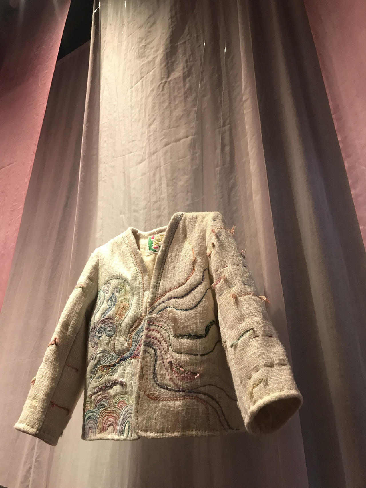 Gìn giữ vẻ đẹp truyền thống của áo chần bông