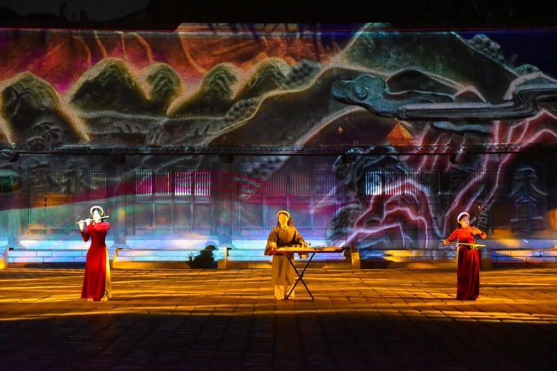 Kể chuyện 'Tinh hoa đạo học' bằng nhạc cụ dân tộc