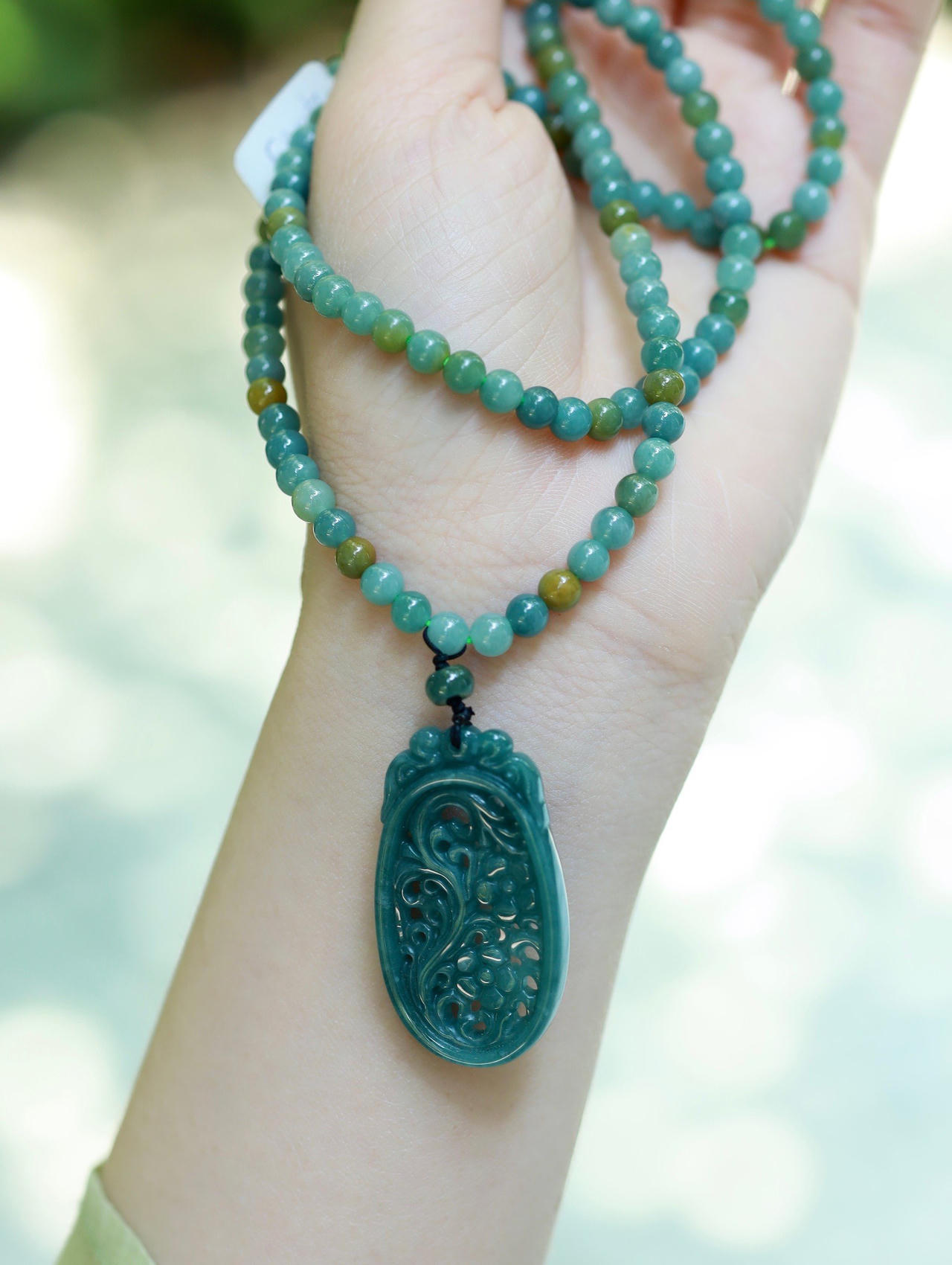 Trang sức ngọc KING JADES: Mang lại năng lực tích cực và bình an đến mọi người