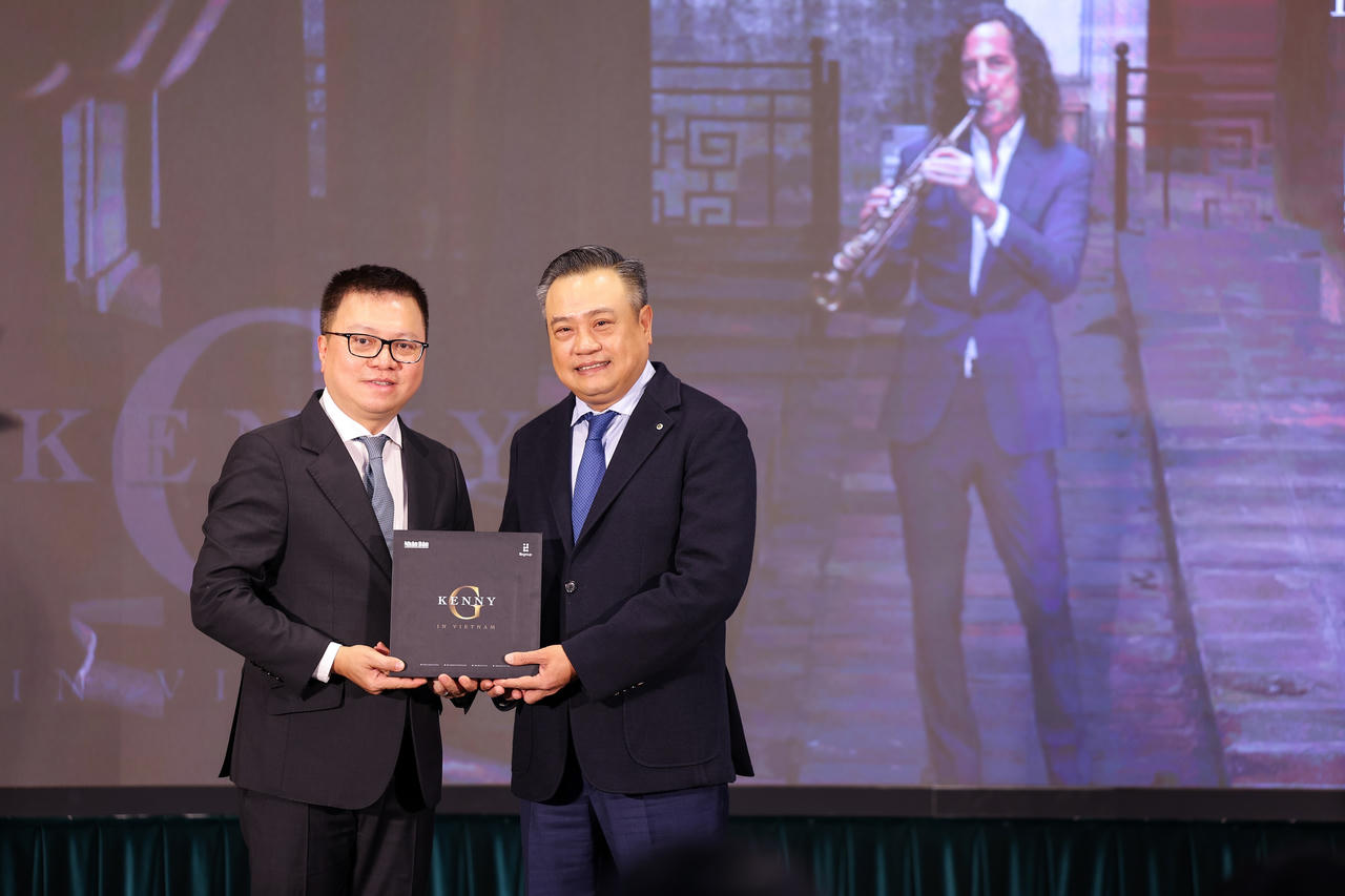 Nghệ sĩ Kenny G quảng bá địa danh Hà Nội qua “Going home”