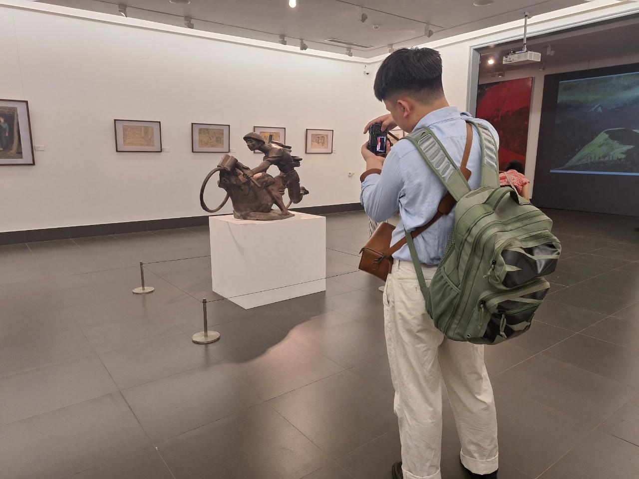 70 tác phẩm hội họa “Đường lên Điện Biên”