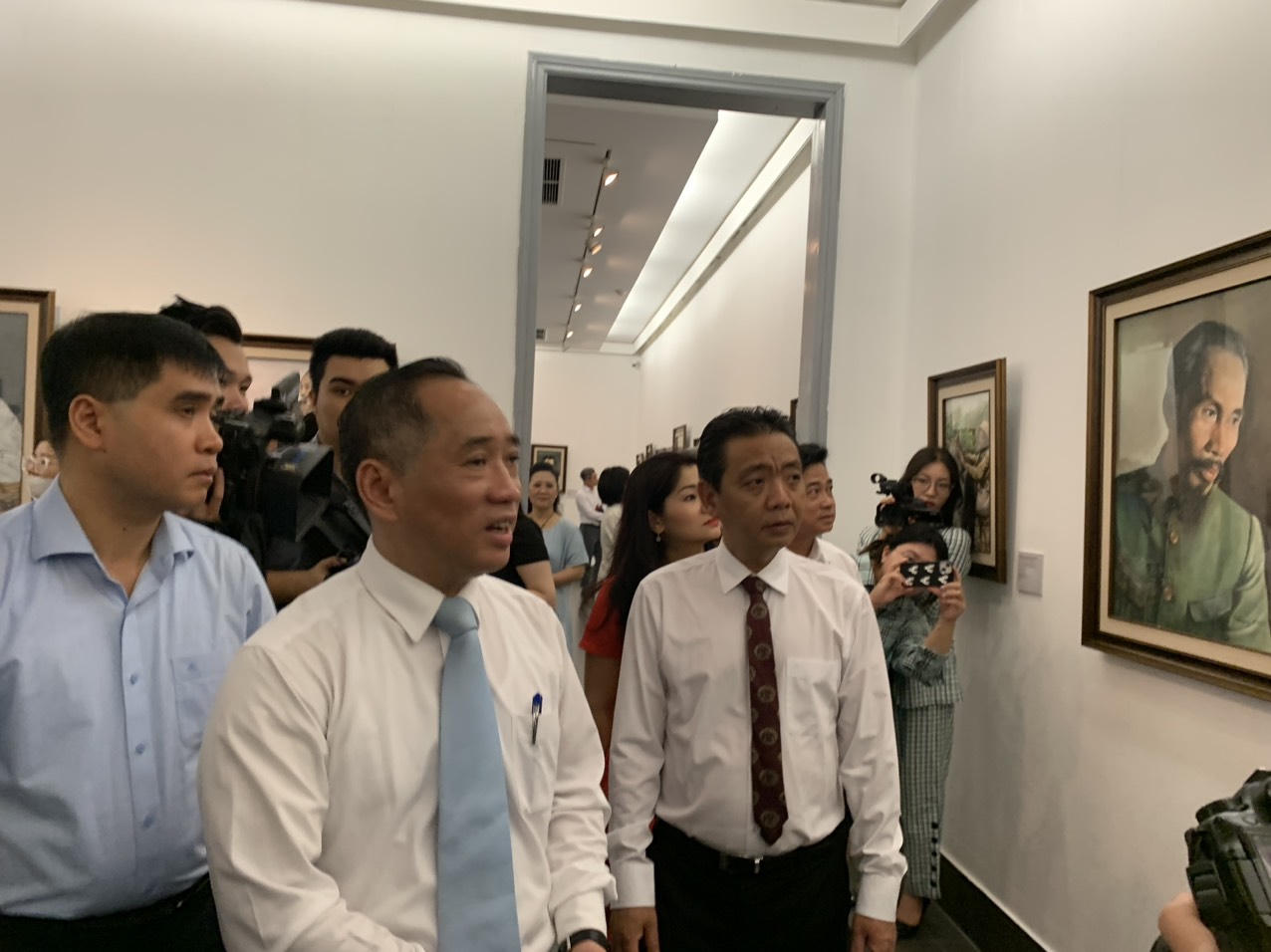 Triển lãm 55 bức tranh 'Tấm lòng của họa sĩ Việt kiều với Bác Hồ'