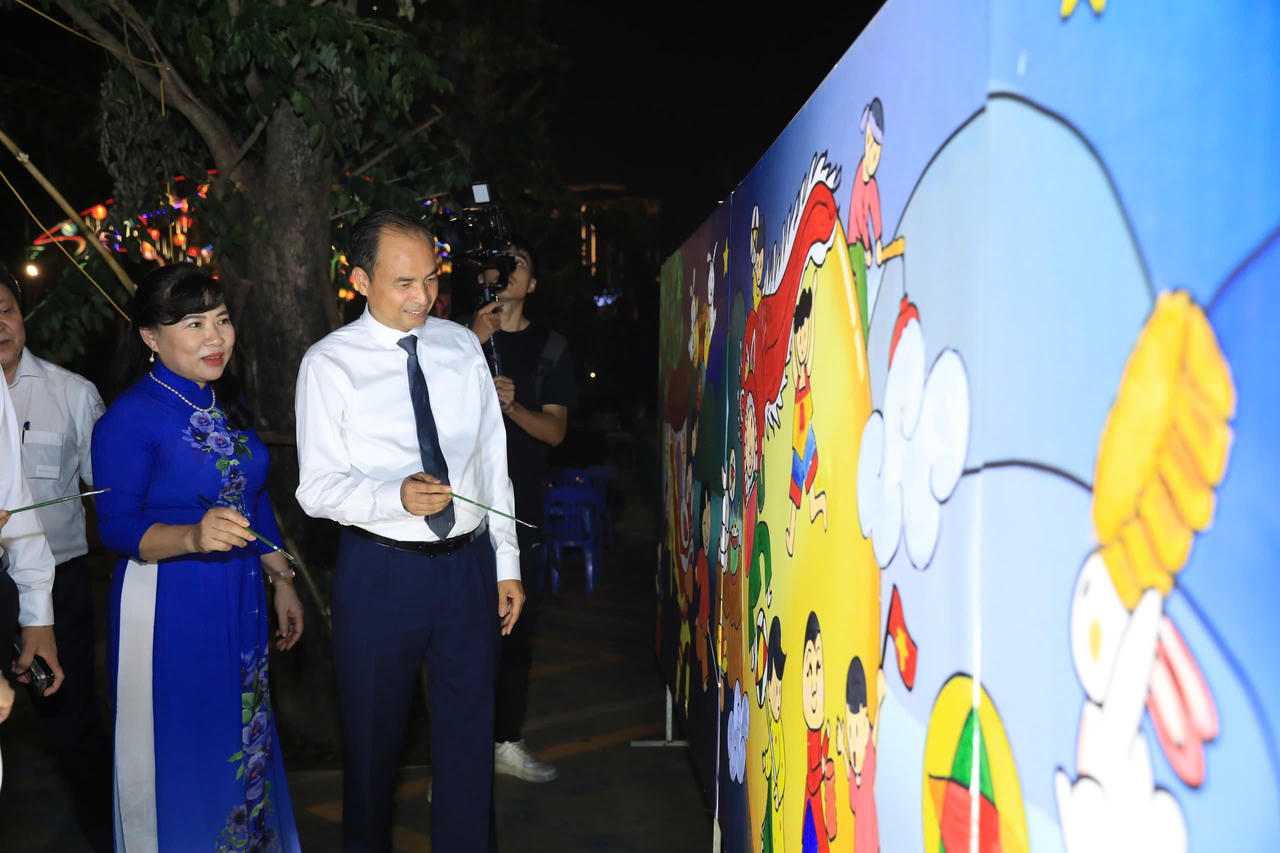 Thưởng lãm không gian Tết Trung thu xưa tại 'Đêm hội Trăng rằm'