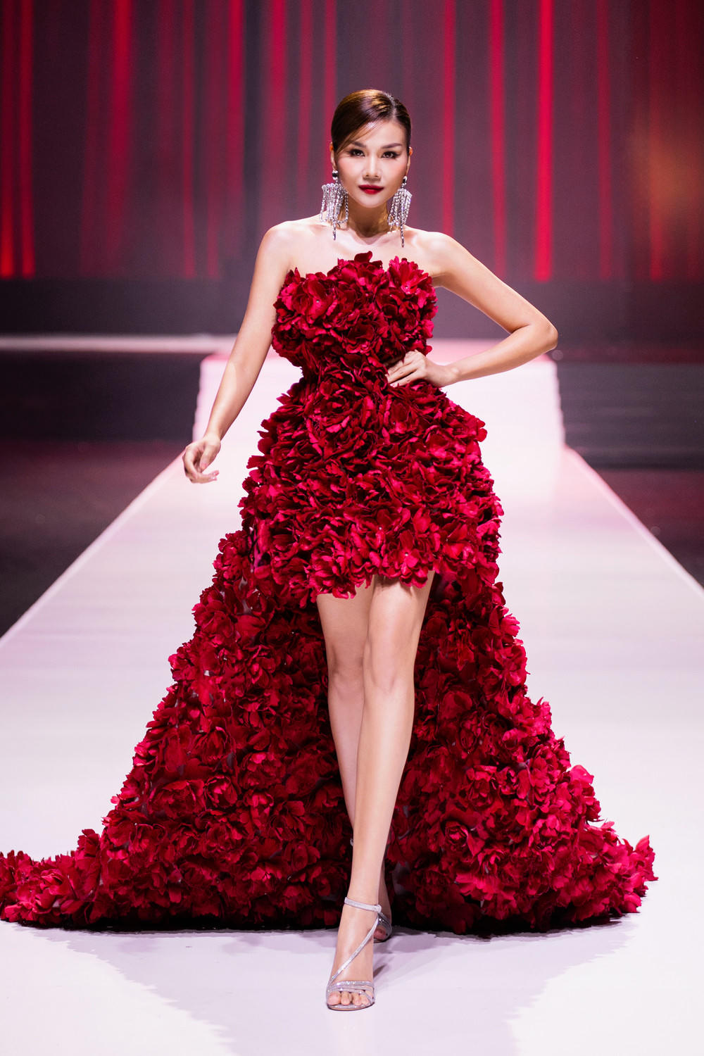 Bữa tiệc thời trang đặc sắc “Vượt thời gian”