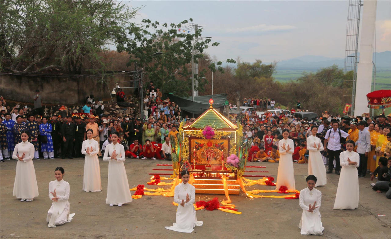 Lễ hội vía Bà Chúa Xứ núi Sam được UNESCO ghi danh là Di sản văn hóa phi vật thể đại diện của nhân loại