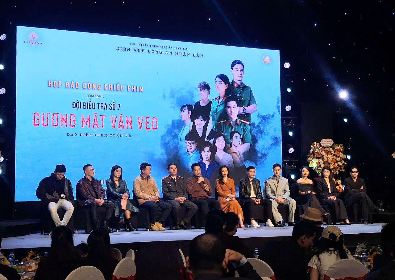 'Gương mặt vặn vẹo' - đối mặt nhiều vụ án ly kỳ, hóc búa