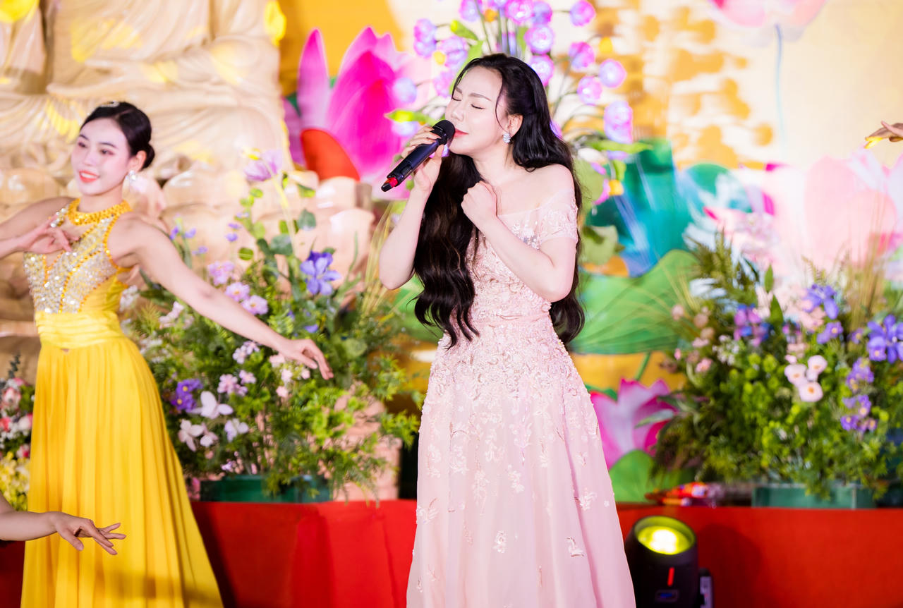 Gần 200 tác phẩm tham gia sáng tác âm nhạc “Sáng đạo trong đời”