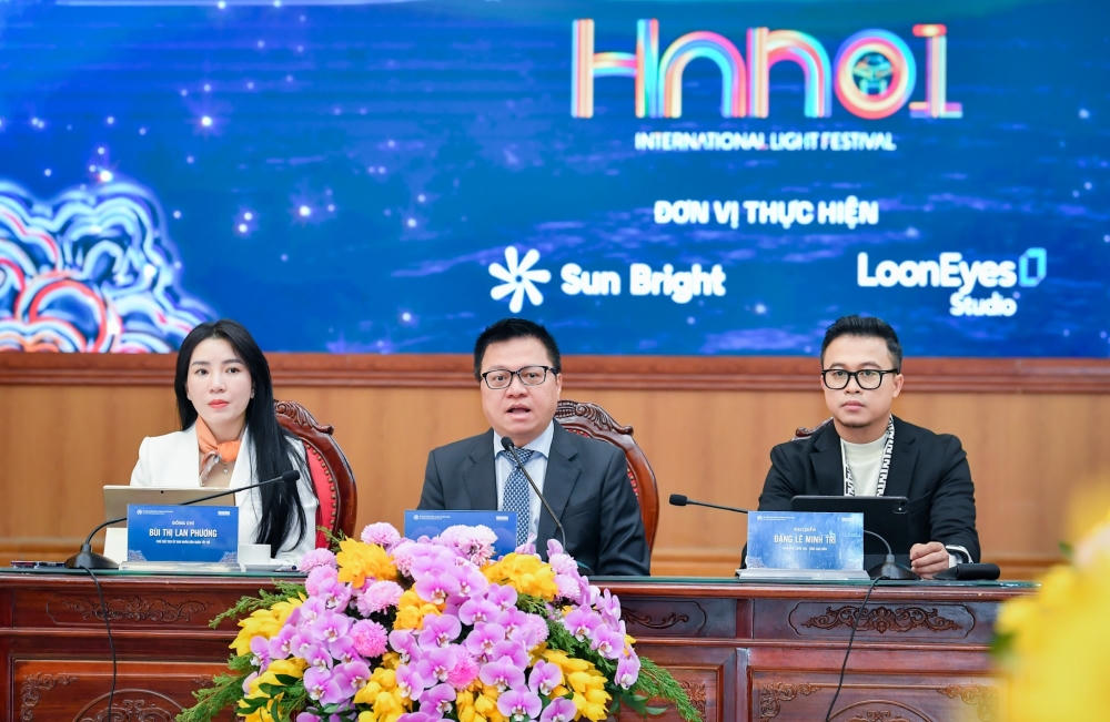 2.025 drone light cùng chào năm mới 2025