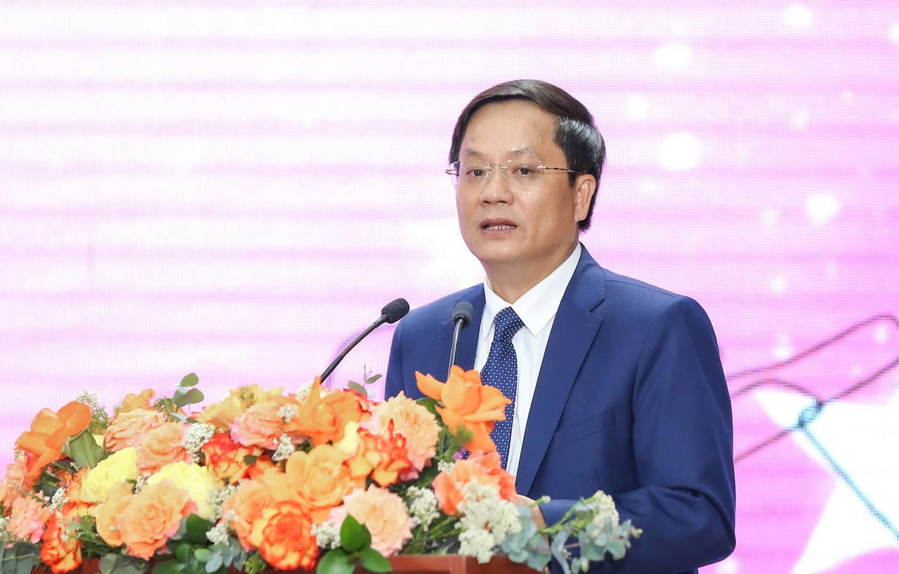 Cuộc thi viết 'Cha và con gái' lan tỏa tình cảm cha con thiêng liêng