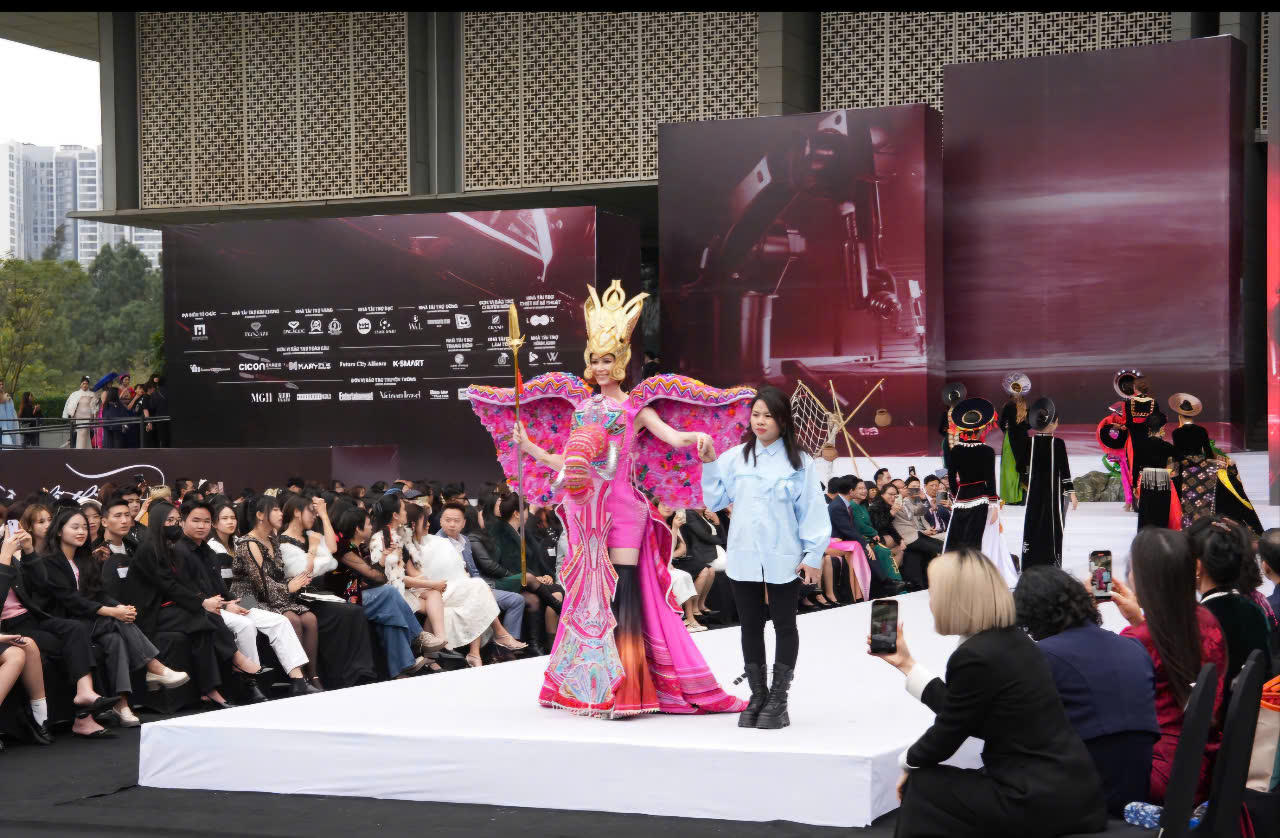 999 hoa hậu - nam vương sẽ tham gia “Tuần lễ Thời trang Sinh viên Toàn cầu 2025”