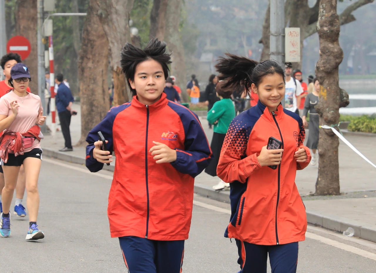 Hơn 4.000 người tham gia lễ phát động Ngày chạy Olympic vì sức khỏe toàn dân