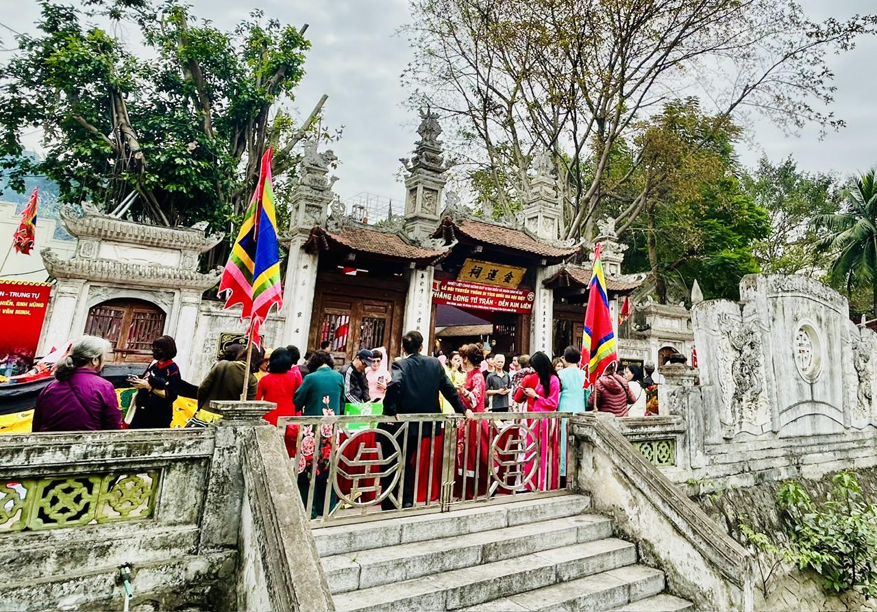 Lễ hội truyền thống di tích quốc gia đặc biệt Thăng Long Tứ Trấn- Đền Kim Liên