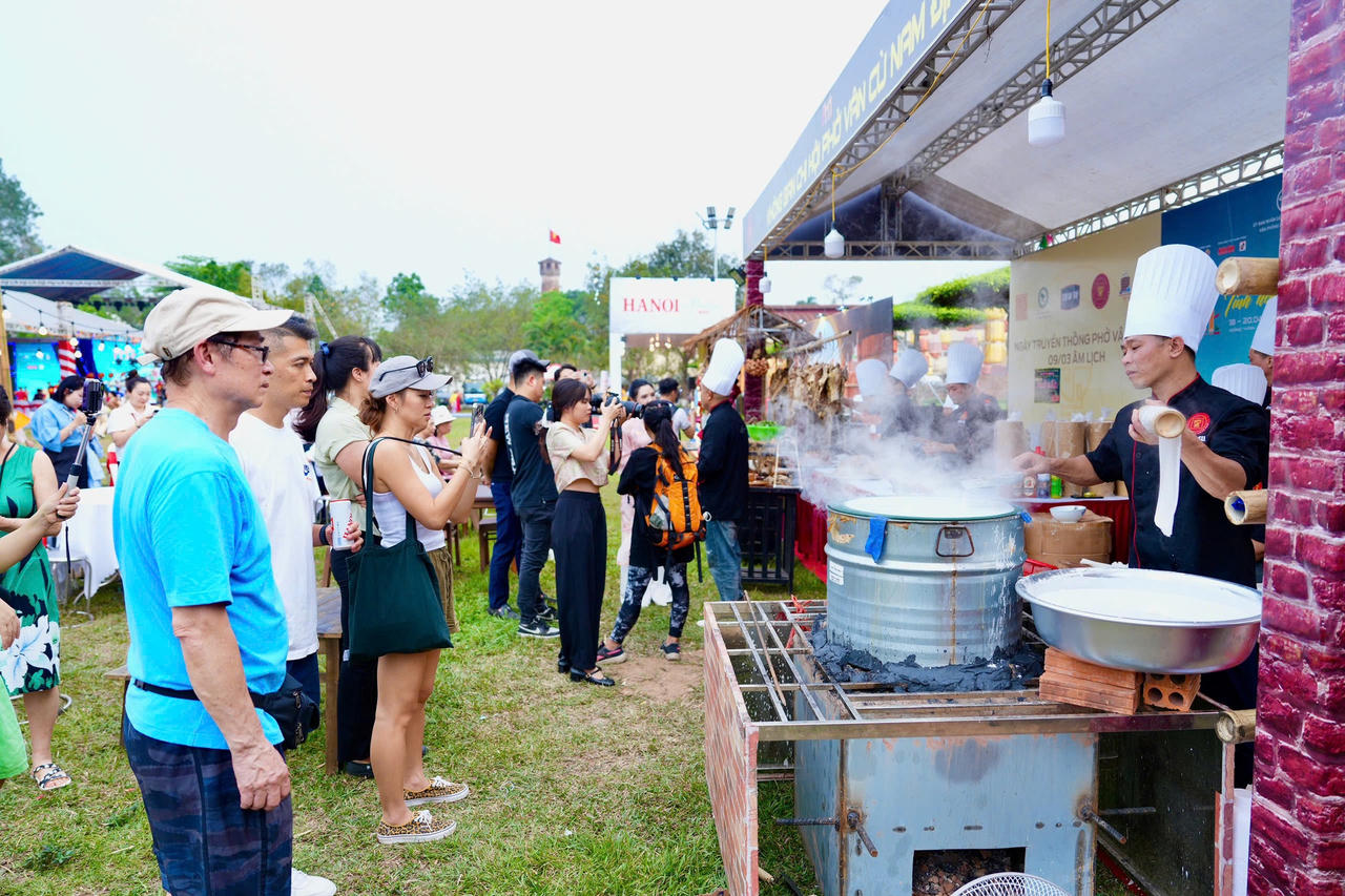 Thưởng thức phở 3 miền Bắc- Trung- Nam tại Festival Phở 2025