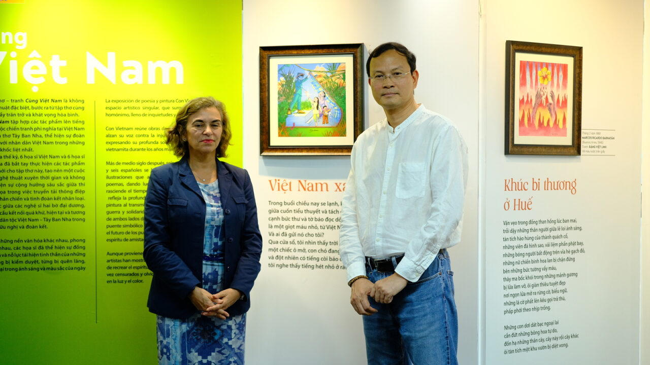 Ra mắt 'Cùng Việt Nam' - tuyển tập thơ của các nhà thơ Tây Ban Nha