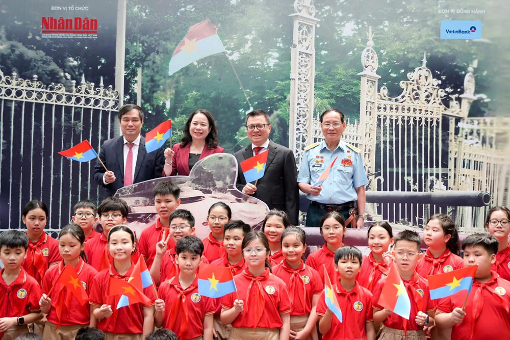 Báo Nhân Dân ra mắt đợt thông tin đặc biệt và triển lãm tương tác kỷ niệm 50 năm Ngày thống nhất đất nước