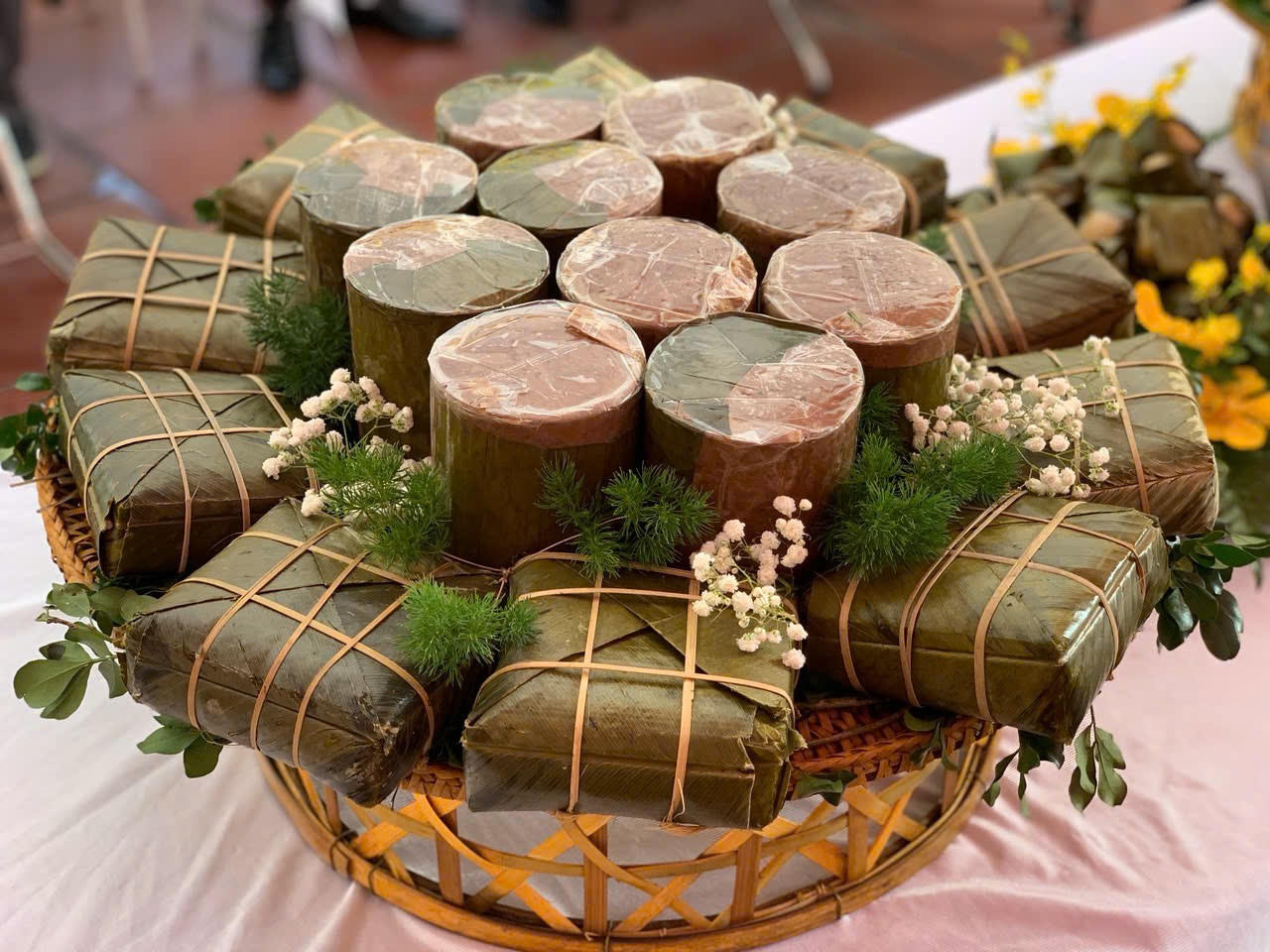 Hơn 500 đầu bếp thực hiện 100 mâm lễ công phu tưởng nhớ tổ nghề Lang Liêu