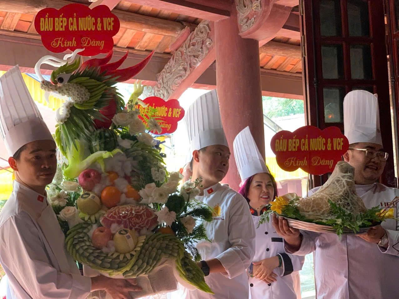 Hơn 500 đầu bếp thực hiện 100 mâm lễ công phu tưởng nhớ tổ nghề Lang Liêu