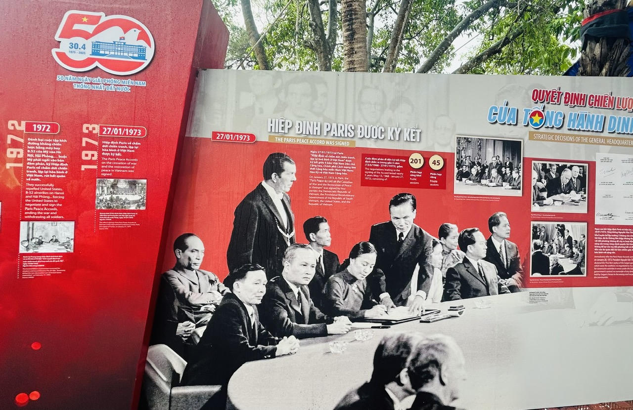 Trưng bày hơn 200 tài liệu, hình ảnh quý tại 'Con đường thống nhất'