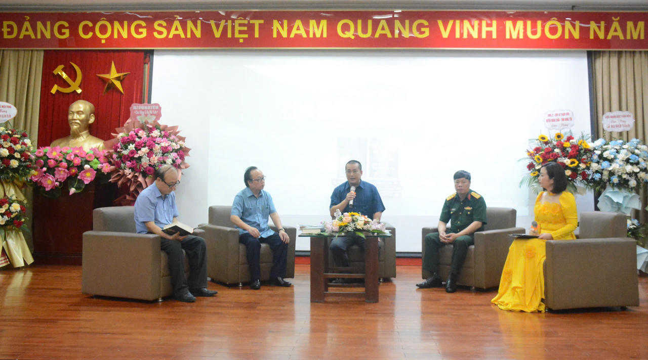 'Con đường tương lai' đầy ắp tri thức được chắt lọc từ thực tế