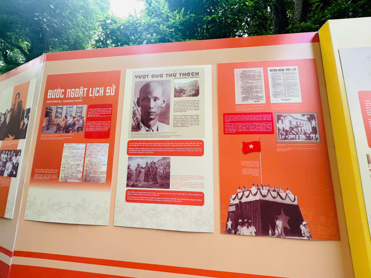 Triển lãm “Chủ tịch Hồ Chí Minh - Tinh hoa dân tộc, Tầm vóc thời đại”