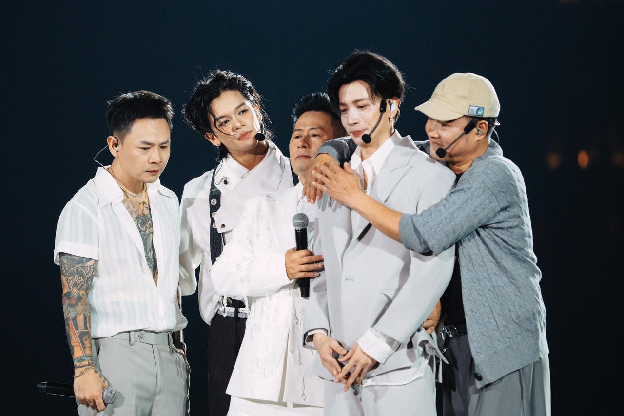 “Anh trai vượt ngàn chông gai” “thiêu đốt” khán giả tại Concert day 5