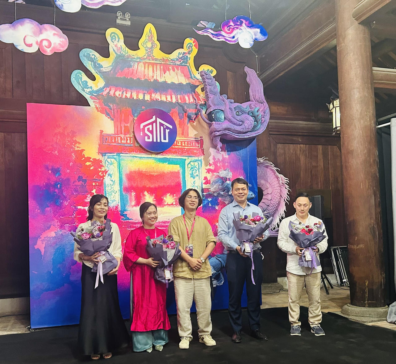 Triển lãm tranh 'Sĩ tử 2' động viên các thí sinh trước mùa thi