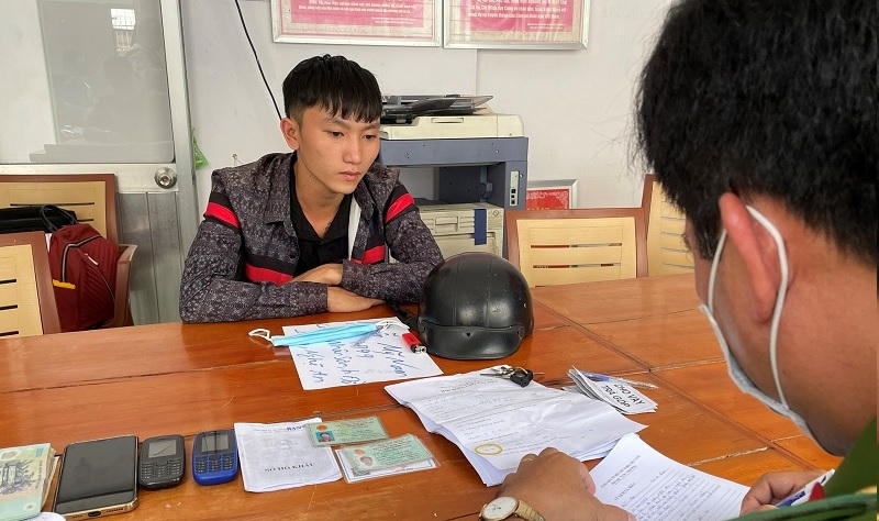 Bắt quả tang đối tượng cho vay với lãi suất 30%/tháng