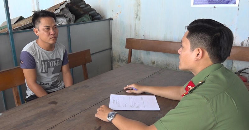 Khởi tố, bắt giam đối tượng “Tổ chức cho người khác xuất cảnh trái phép”