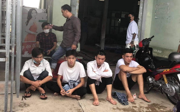 Thuê xe tải chở xe máy sang Bạc Liêu đua xe trái phép