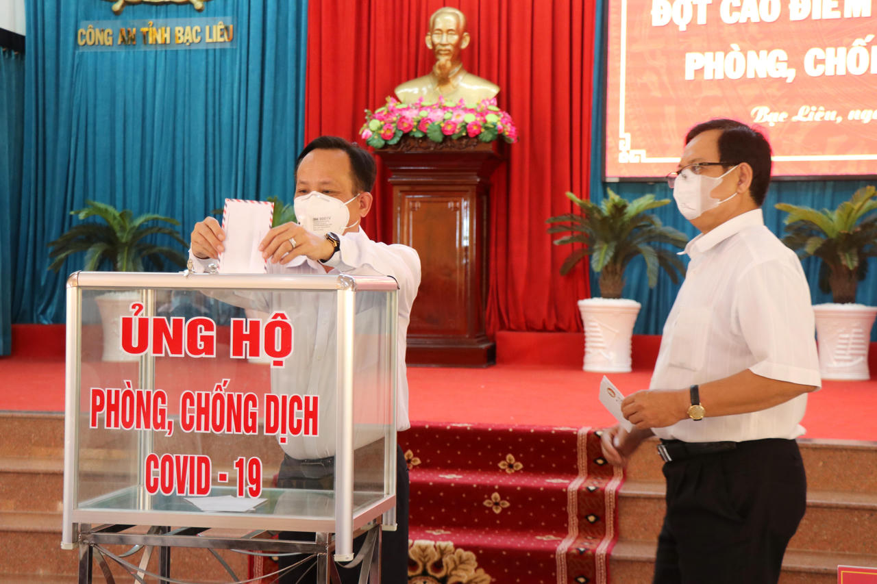 Bạc Liêu chung sức, đồng lòng ủng hộ phòng, chống COVID-19 
