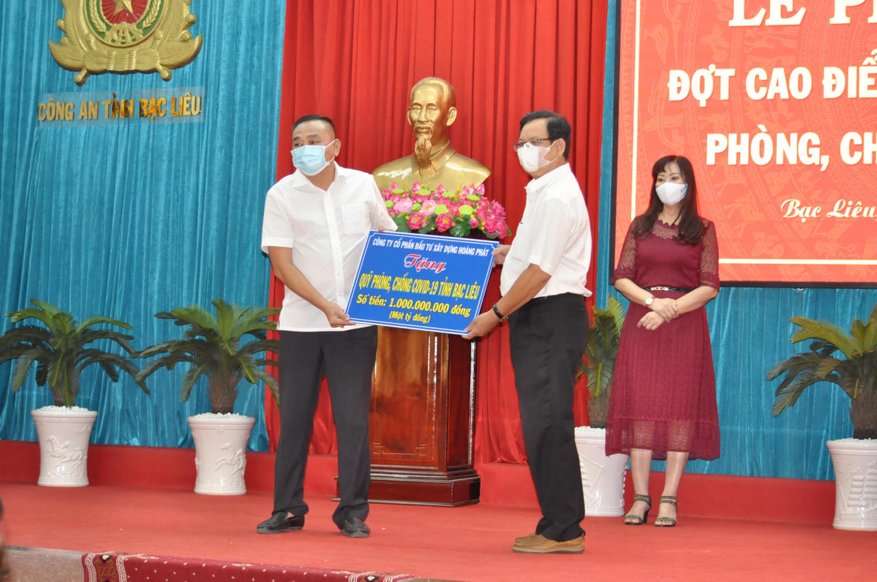 Bạc Liêu chung sức, đồng lòng ủng hộ phòng, chống COVID-19 