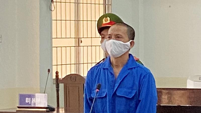 Kẻ hiếp dâm bé gái 7 tuổi 'trả giá'